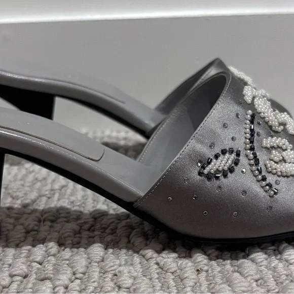 Sergio Rossi Grey Silver Satin Beaded Kitten Heels - Picture 3 of 6